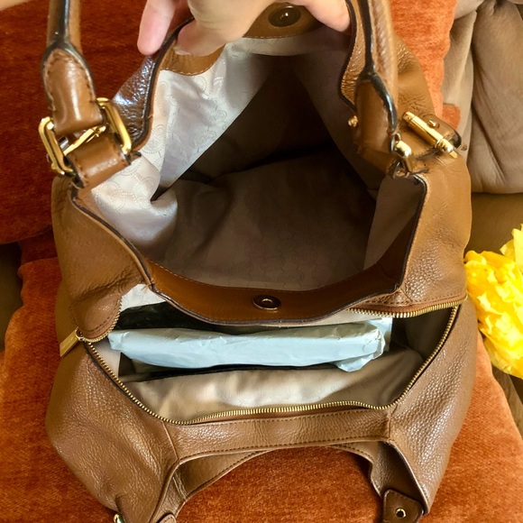 SOLD ❌Closet Clean up! MK handbag/shoulder bag 👜 - Picture 6 of 16